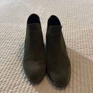 me too olive green leather (suede) booties